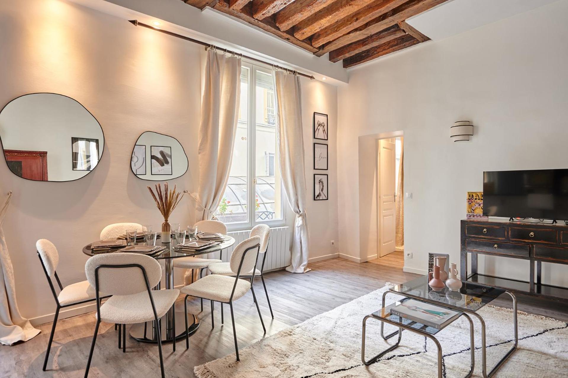 Apartment Center Of Paris By Studio Prestige Esterno foto